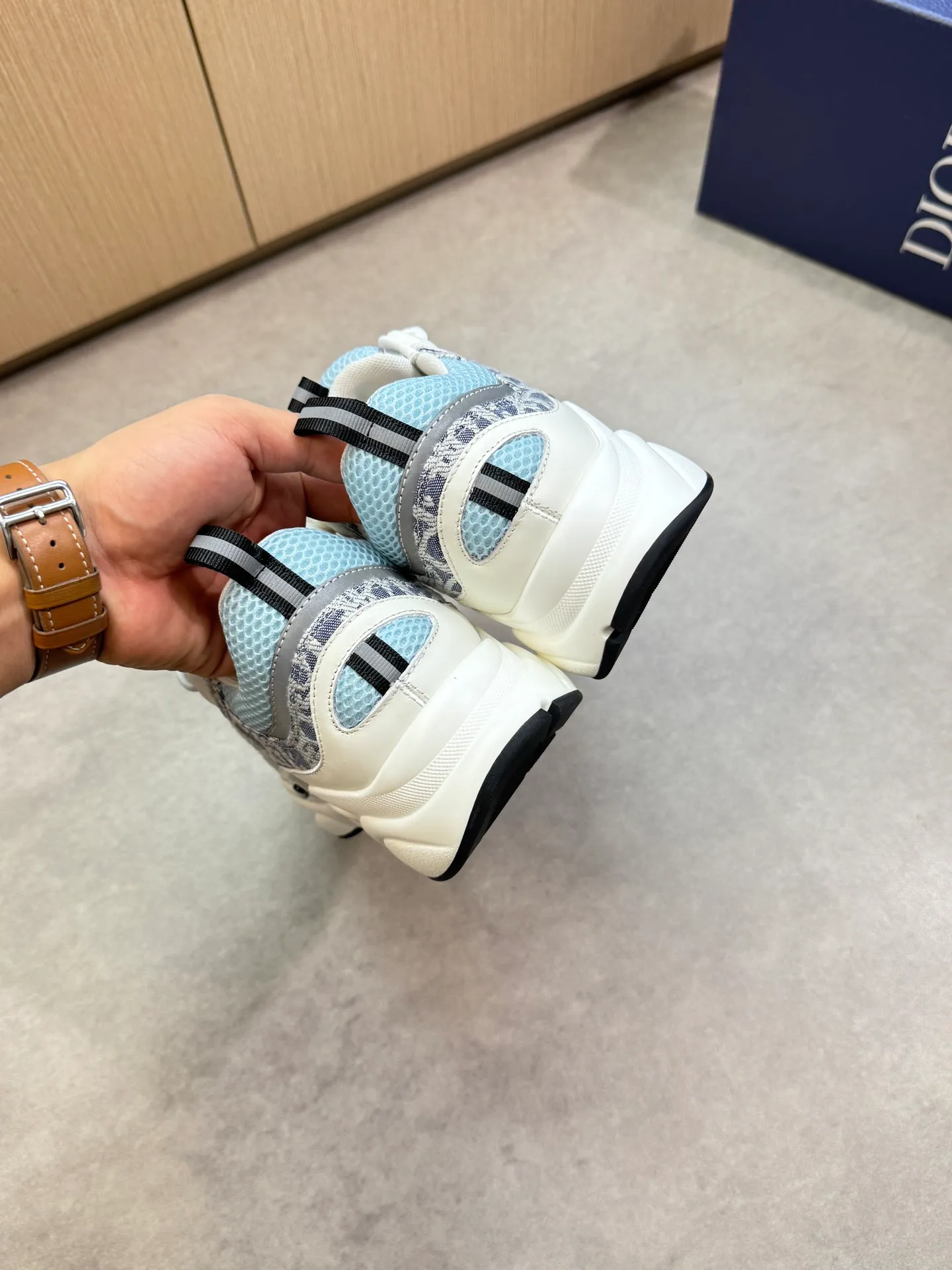 Factory price: 460💰[Dior] Dior - high-end quality original order 🔍🔍🔍 casual sports shoes - upper: 🔝 stone pattern calfskin, high silk mesh canvas, brand totem cloth, tongue and heel; reflective brand webbing - lining: brand canvas - original: ultra-light T men's shoes 💰U foam rubber; two-color molded outsole -Ultra-high quality control·Fine workmanship: highlighted (high-end·nobility·grade) -Size: 39-44 (38, 45, 46, 47, can be customized)·D9285